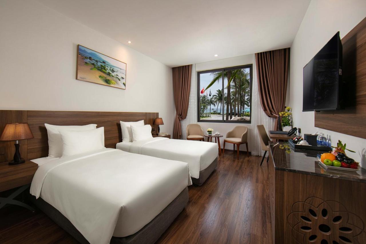 Nesta Hotel Da Nang Bagian luar foto