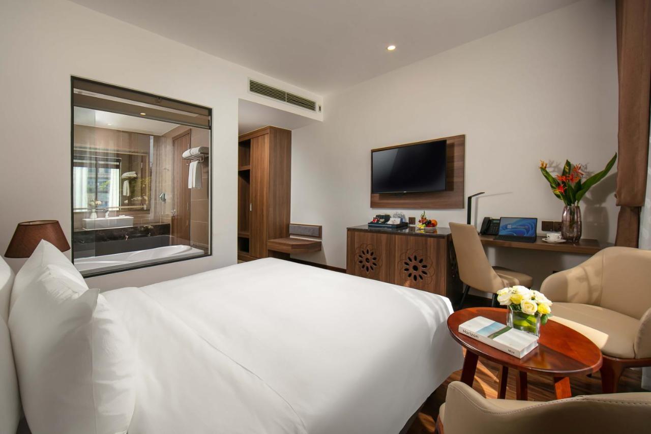 Nesta Hotel Da Nang Bagian luar foto