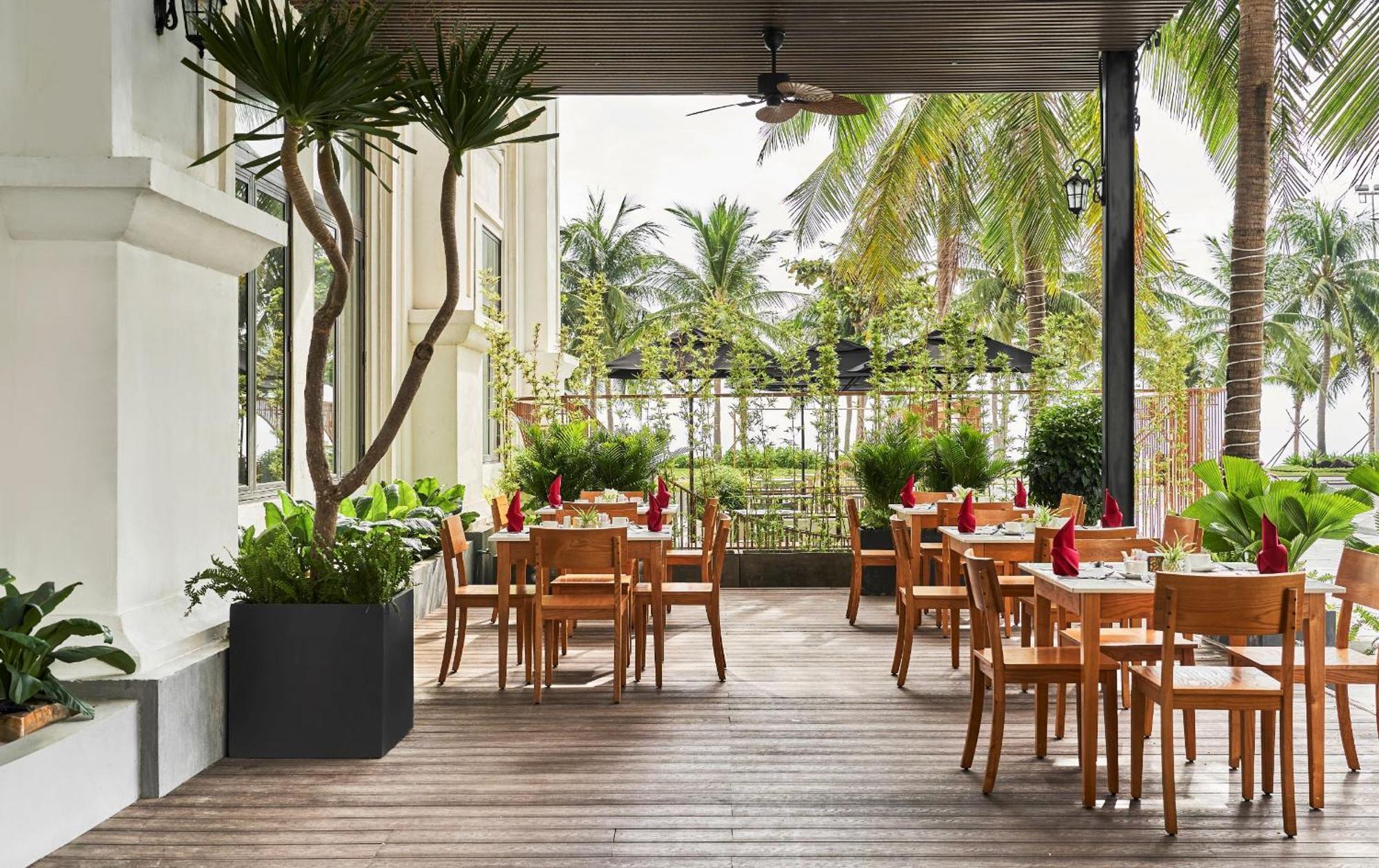 Nesta Hotel Da Nang Bagian luar foto