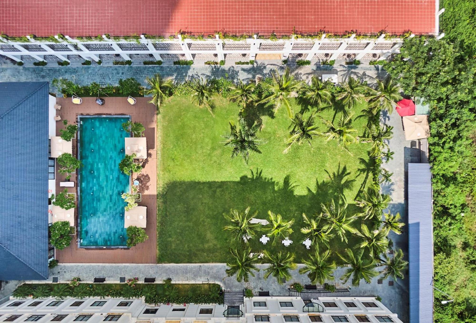 Nesta Hotel Da Nang Bagian luar foto